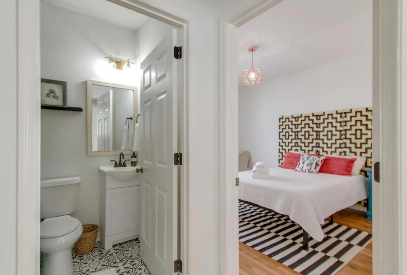 Cozy Downtown Charmer 3 Bedroom 2 Bath Walk To Gulch Nashville