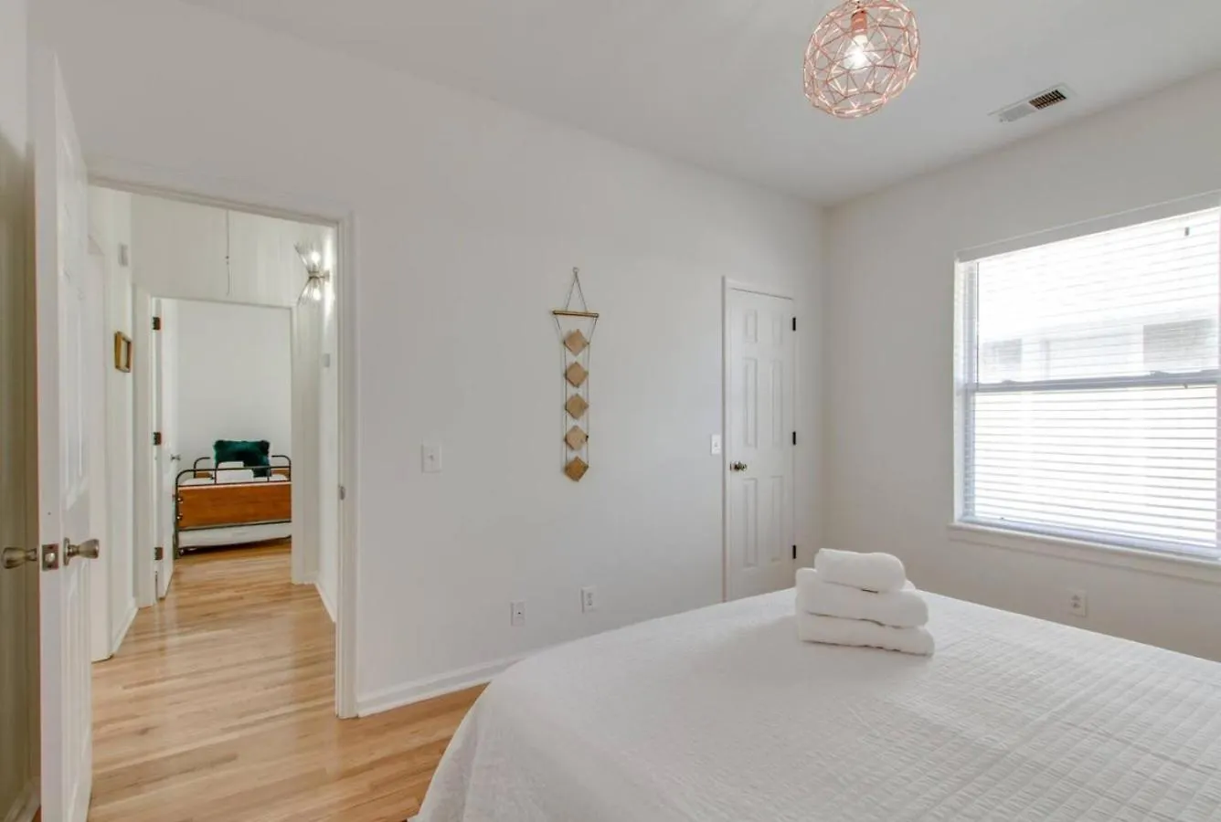 Cozy Downtown Charmer 3 Bedroom 2 Bath Walk To Gulch Nashville