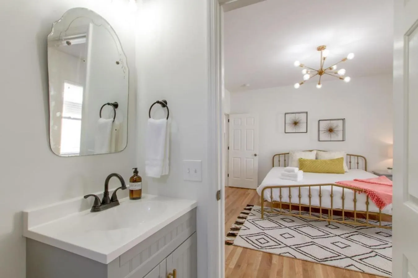 Feriehus Cozy Downtown Charmer 3 Bedroom 2 Bath Walk To Gulch Nashville USA