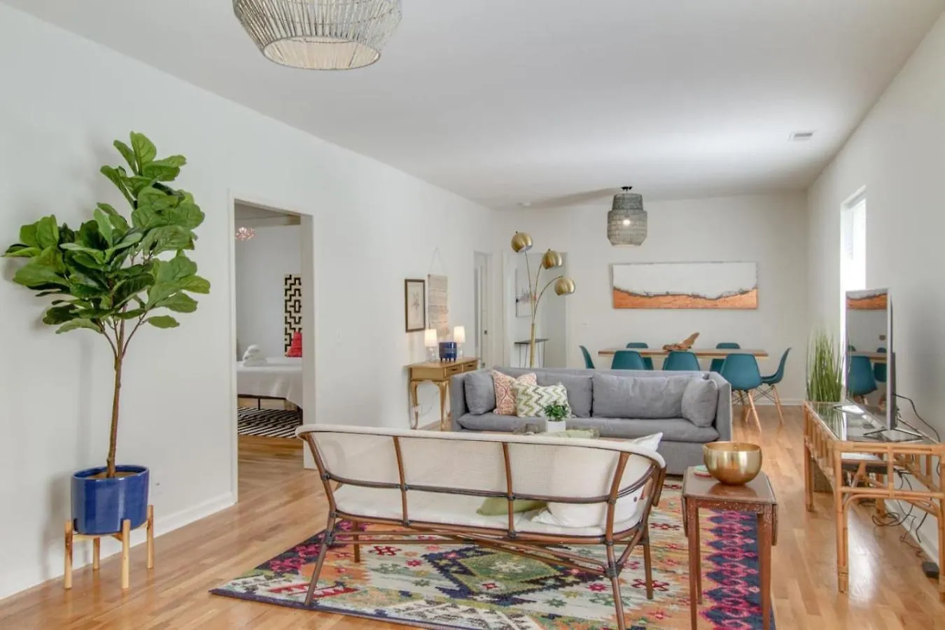 Cozy Downtown Charmer 3 Bedroom 2 Bath Walk To Gulch Nashville